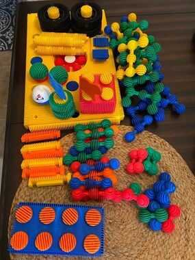 Imaginarium Discovery Connect & Create bristle building set